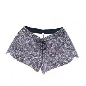 Lululemon Scalloped Edge Shorts